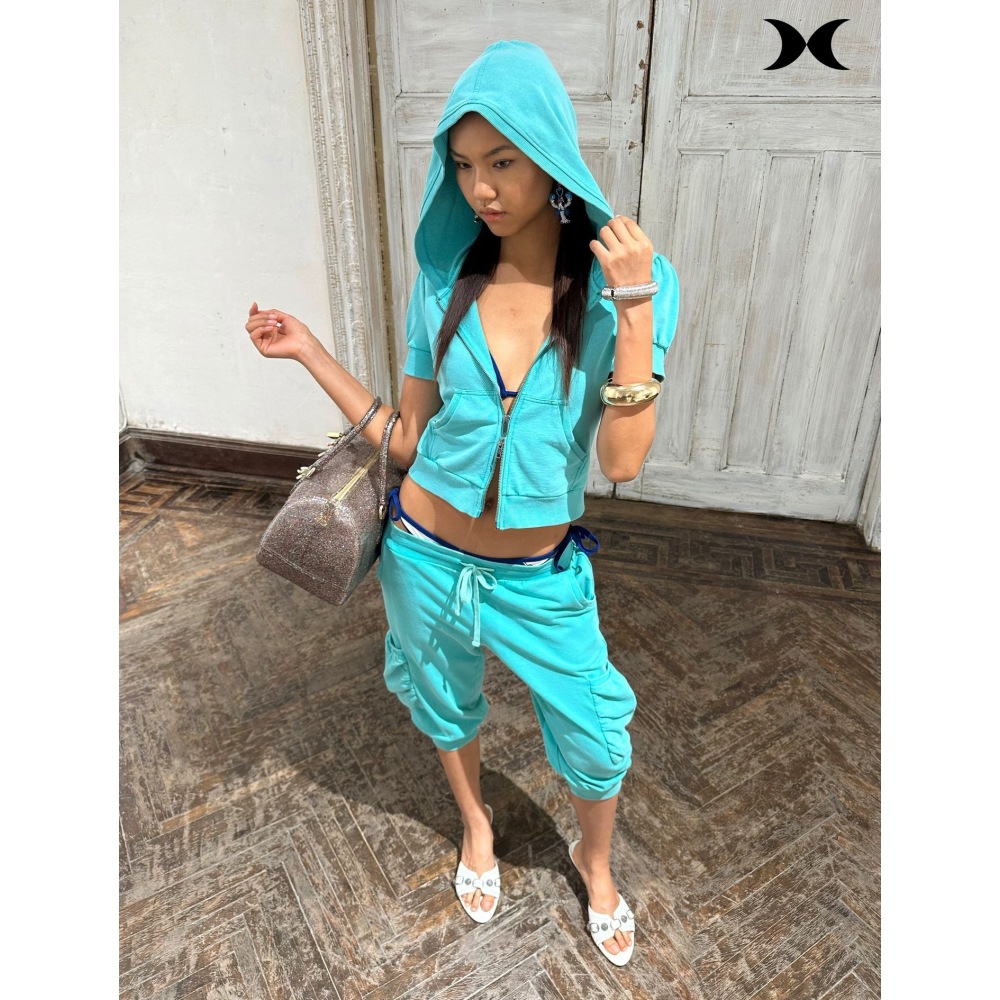 Women Fashion Nova - เสื้อฮู้ดซิปแขนสั้นสไตล์สาวสปอร์ตอเมริกัน กางเกงขายาวทรงเจ็ดส่วน ชุดสูทสีพื้น แฟชั่นสไตล์สปอร์ต